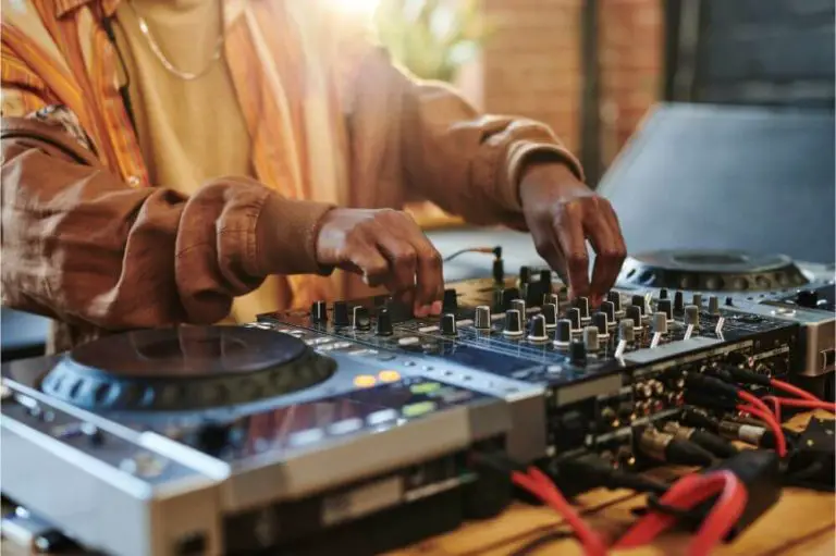 How To Make a DJ Mix
